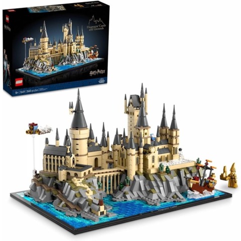 Read more about the article This 2,660-Piece Hogwarts Castle Lego Set Is Only $136 For Cyber Monday